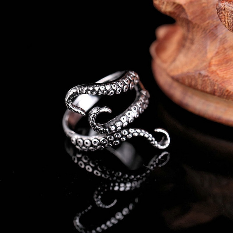 Cincin Model Terbuka Bahan Titanium Steel Desain Gurita Gaya Vintagegothic Adjustable Untuk Wanita