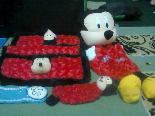 Sarung Galon Karakter