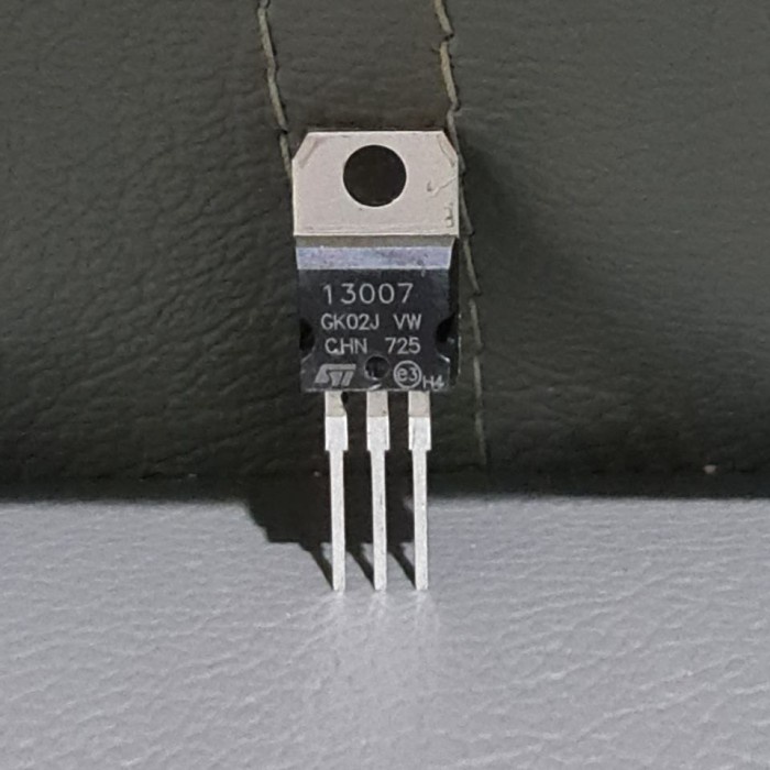 TRANSISTOR MJE13007 TR 13007 ASTELLO HANAYA