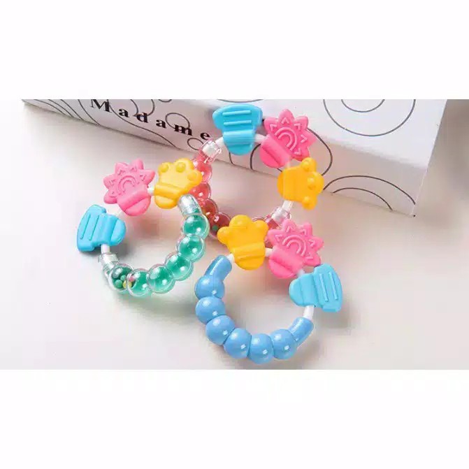 MAINAN RATTLE GENGGAM BAYI GIGITAN TEETER