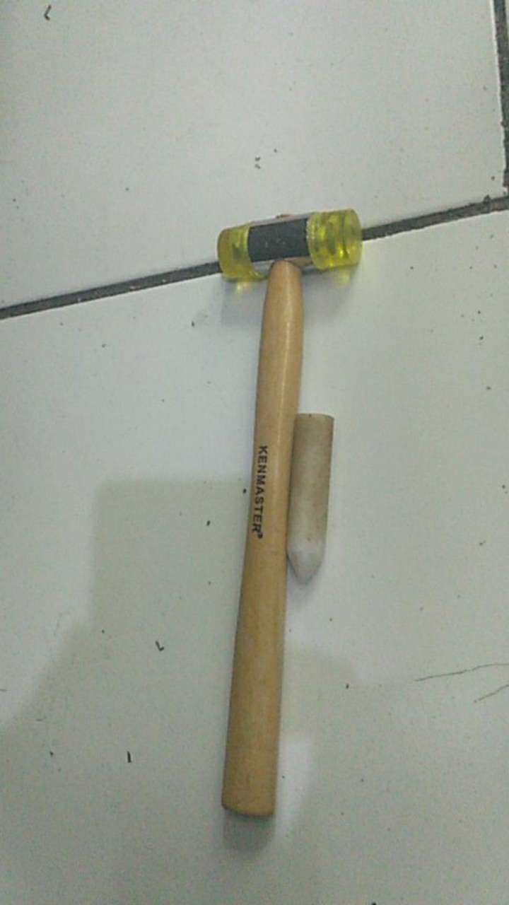 Kenmaster Palu Karet 25 Mm Gagang Kayu Kuning Nylon 2 Sisi