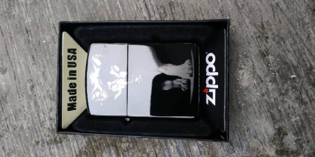 ZIPPO BLACK ICE MOTIF SERIGALA GRADE ORI EKSLUSIF LIMITID - INCLUDE BOX EKSLUSIF - KOREK - PEMANTIK