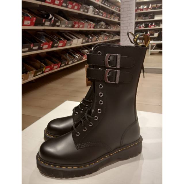 doc martens caspian alt