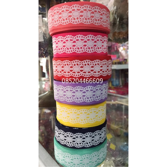 Pita Grosgrain motif renda