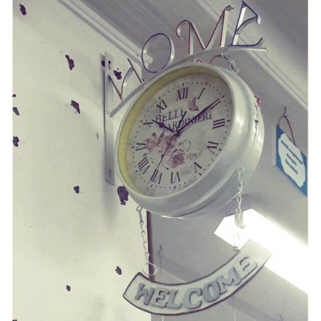 jam gantung vintage 2 sisi.. shabby..