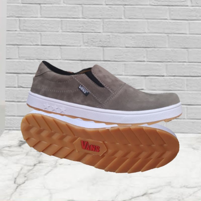 Sepatu Slip On Laki Laki Dewasa Slop Casual Tanpa Tali Spatu Santai Pria Kasual Terbaru Buat Gaya Abu Abu