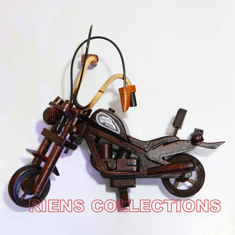 RIENS COLLECTIONS. MINIATUR DIECAST PAJANGAN MOTOR HARLEY DAVIDSON KAYU UKURAN 25X6X12 CM