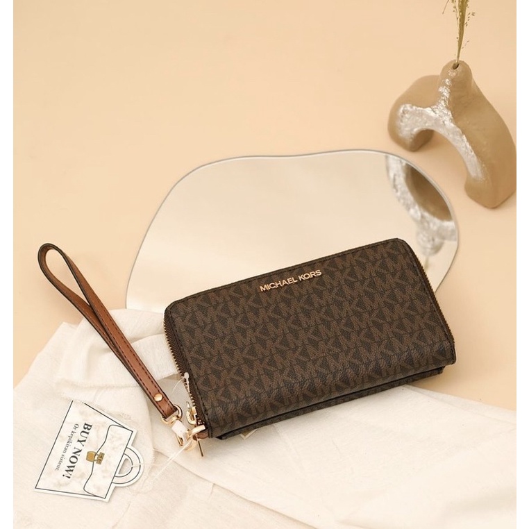 MK Jet Set Travel Phone Holder