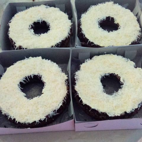 

Bolu Ketan Hitam Keju Panggang - Rhani Patisserie