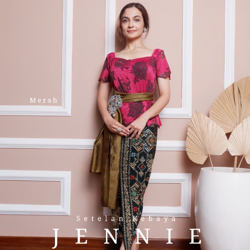 Setelan Kebaya Modern Lengan Pendek Kerut Leher Kotak Korean Lace Jennie