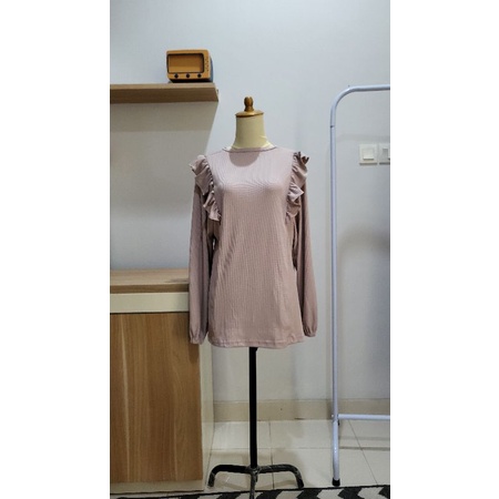 ATASAN KRIWIL UNIQLO/ BAJU BAHAN UNIQLO