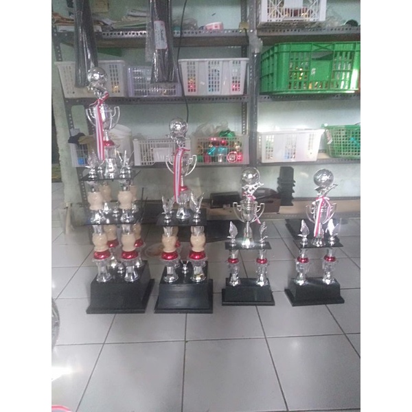 Piala set sepak bola