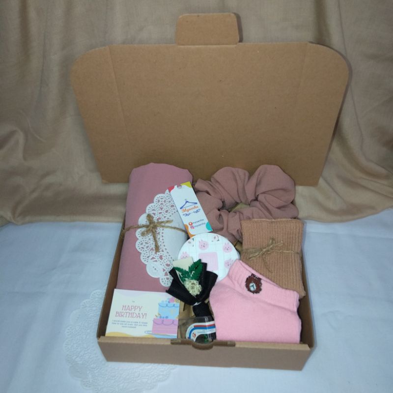 

hampers gift hijab cewek/hampers lengkap part 3