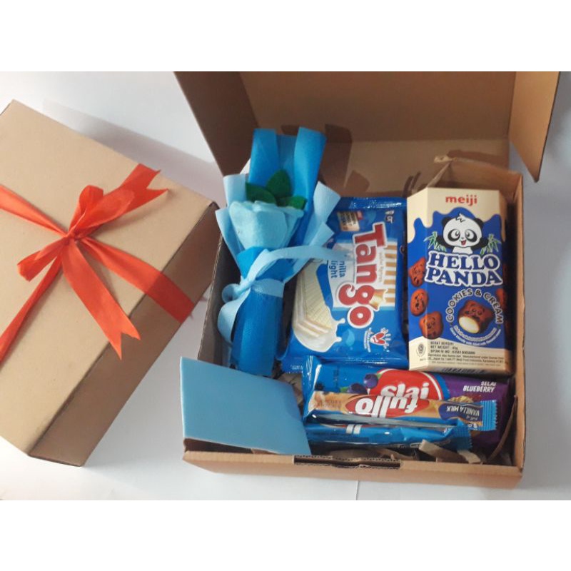 

GIFT BOX SNACK, GIFT BOX ULANG TAHUN WISUDA GIFT BOX BUNGA MURAH