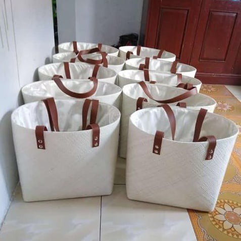 Tas Tenteng Wanita Polos Anyaman Pandan