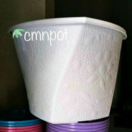 Pot Bunga Twister 30