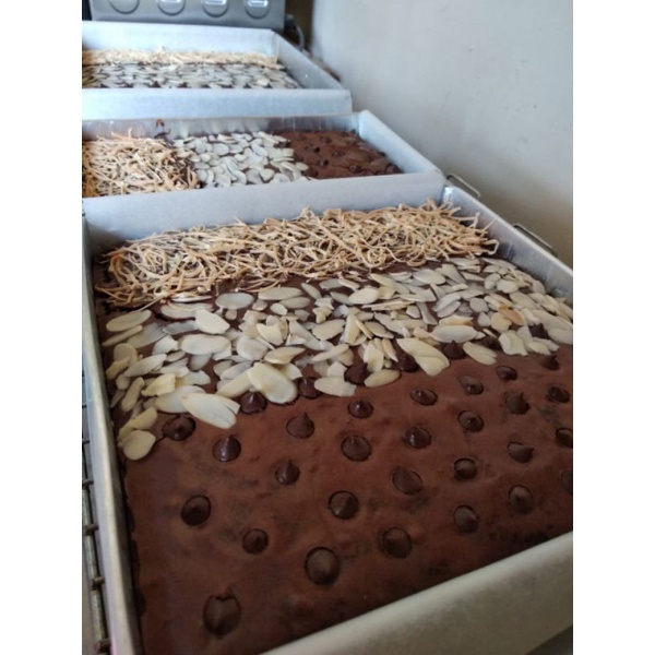 

Brownies triple topping size 20x20