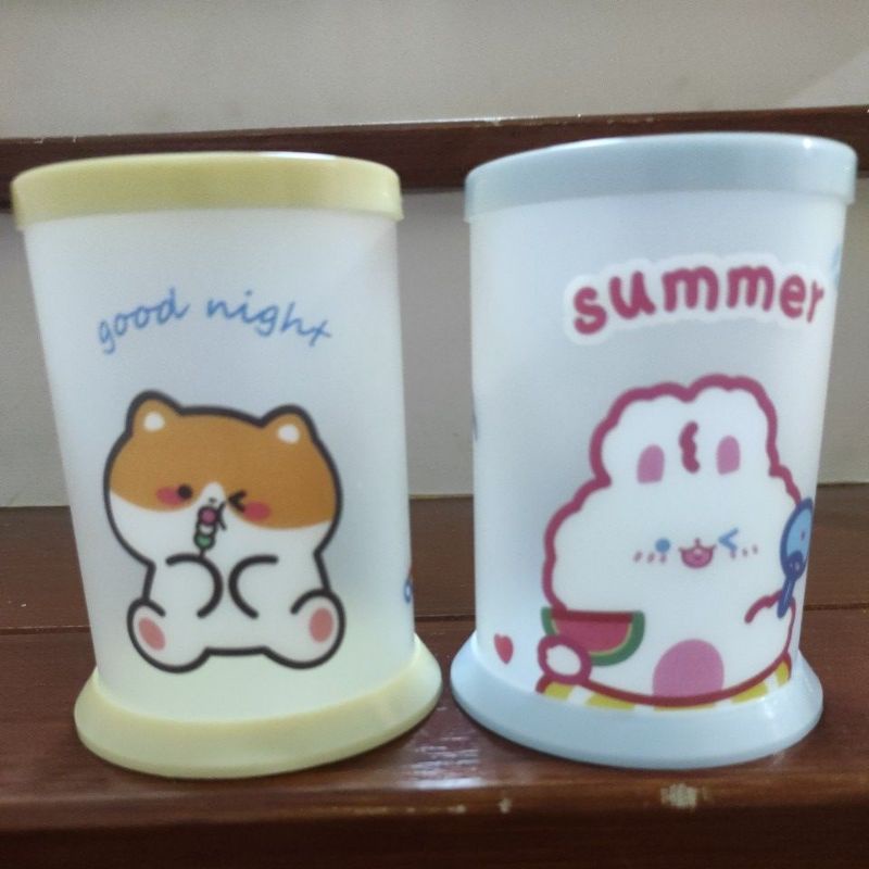 

Tempat Pensil Motif / Tempat Pensil