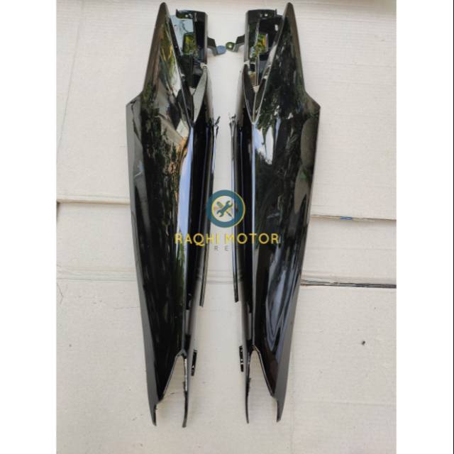 cover body samping Yamaha jupiter mx New 135 / jupiter warna Hitam