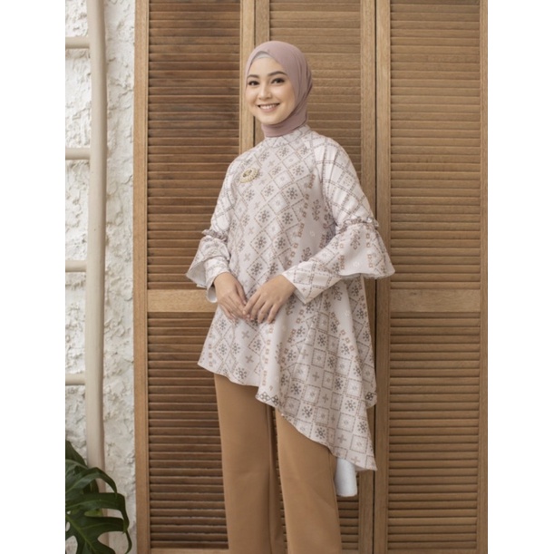 Cassey Blouse Oatmeal XL by WearingKlamby WK Wearing Klamby