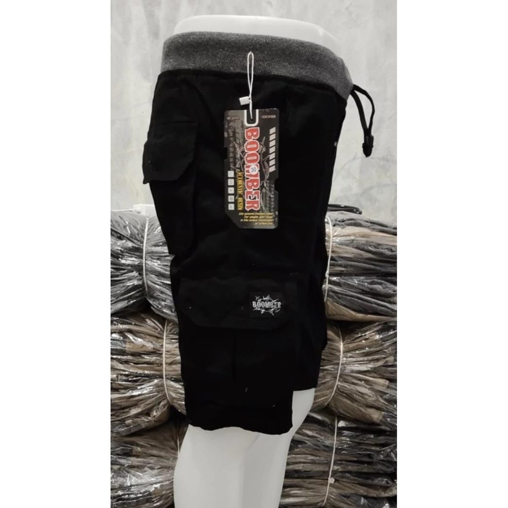 Cargo Pendek Hitam