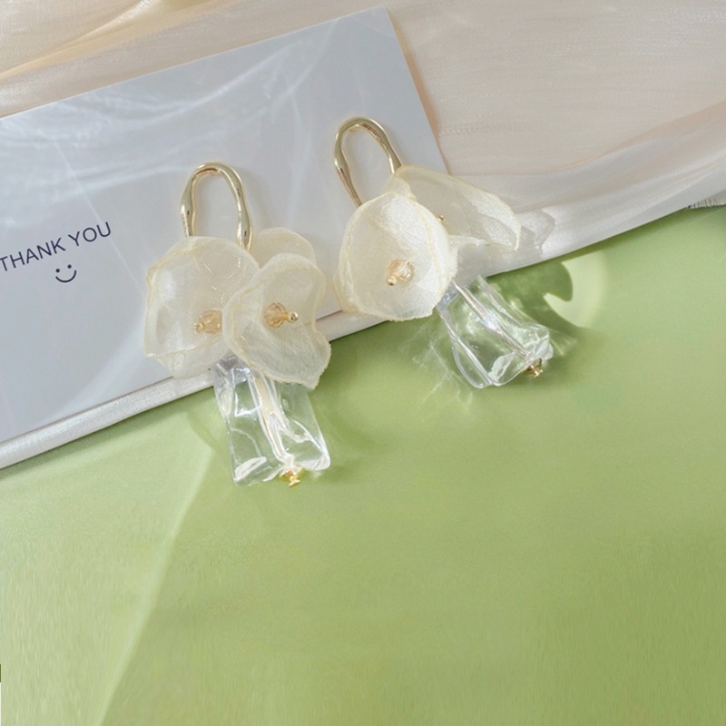 Anting Wanita Bentuk Bunga Untuk Musim Panas