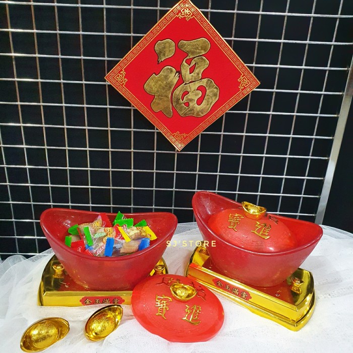 

Hiasan meja imlek hampers
