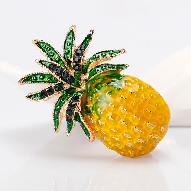 SIY  New Pineapple Brooch Pins Fruit Jewelry Cute For Women Suit Fashion Gift Corsage