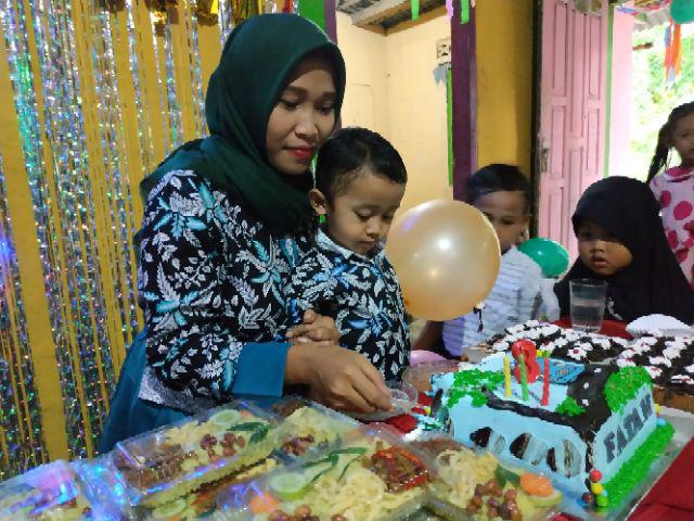 Sarimbit Gamis Couple Longdress Pesta Couple 065 Maura Couple - Sania Ruffle Batik Couple Ori Ndoro