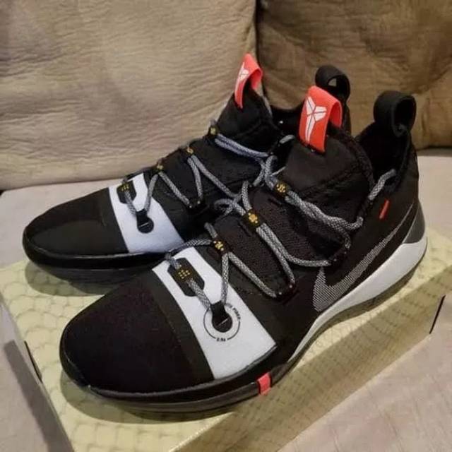 Sepatu Basket Kobe ad Exodus Black White
