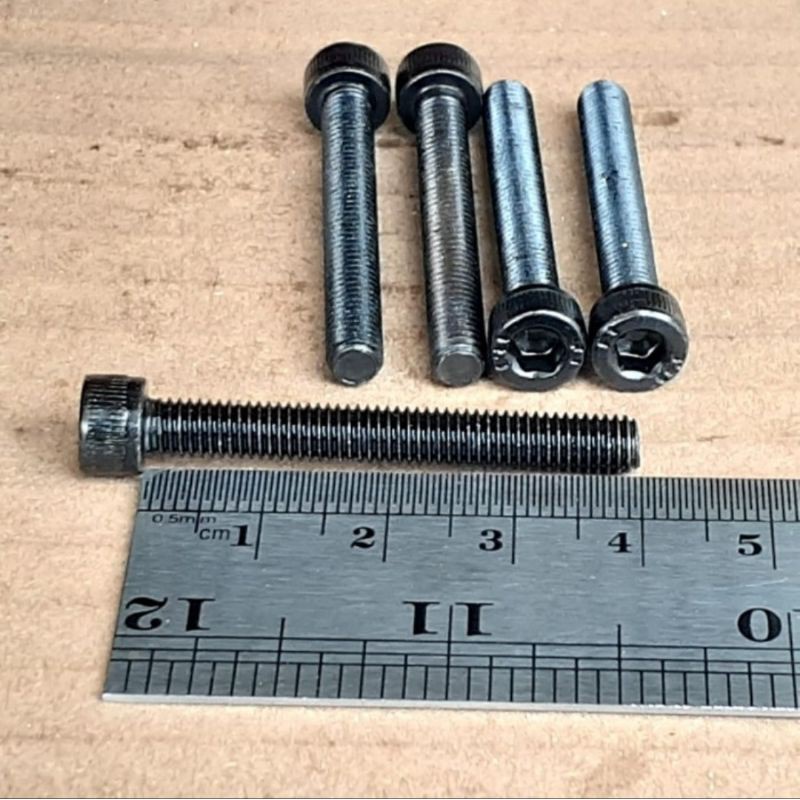 BAUT L M5X40 BAJA PANJANG 4 CM 4CM BAUD L BAJA M5 X 40 KUNCI L4 L 4 KUNCI PAS 8 FULL DRAT WARNA HITA