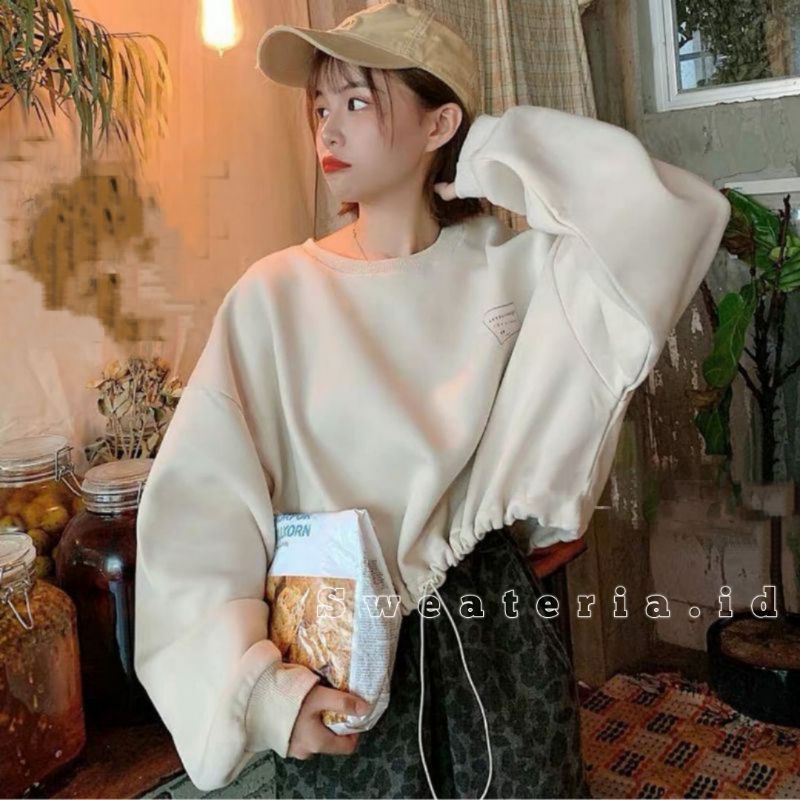 SWEATER WANITA WRITING CROP SWEATER MODEL KERUT TALI KOREAN OUTFIT