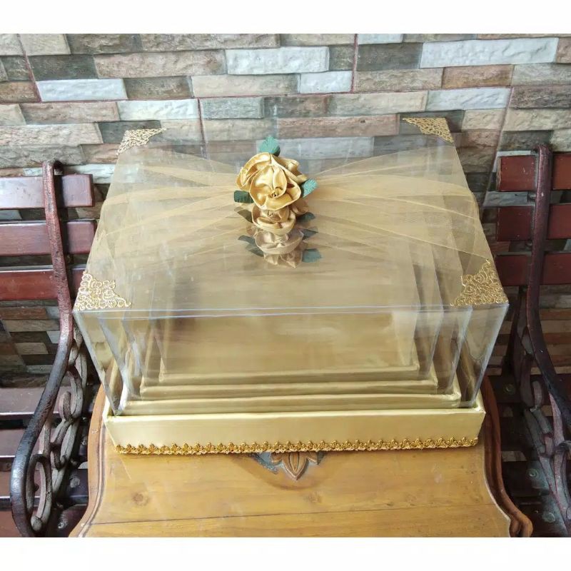 

KOTAK HANTARAN SESERAHAN MIKA 1 SET ISI 4 BOX