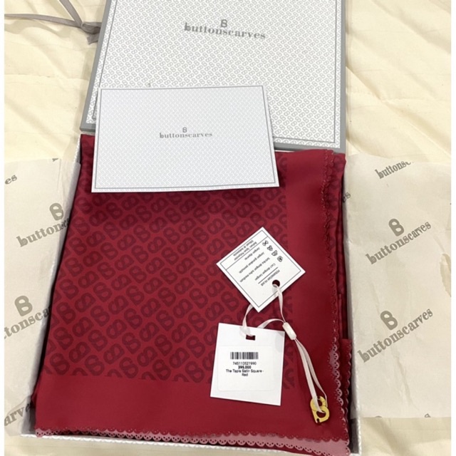 Tapis Satin Square Buttonscarves (NEW)