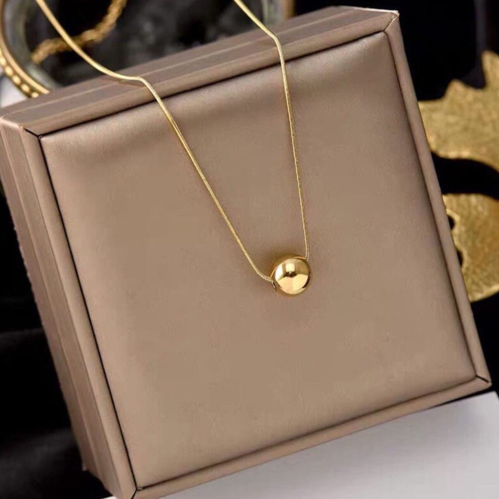 Kalung Titanium Gold Bulat Liontin Bola Pasir 45 cm Wanita Anti Karat Selamanya