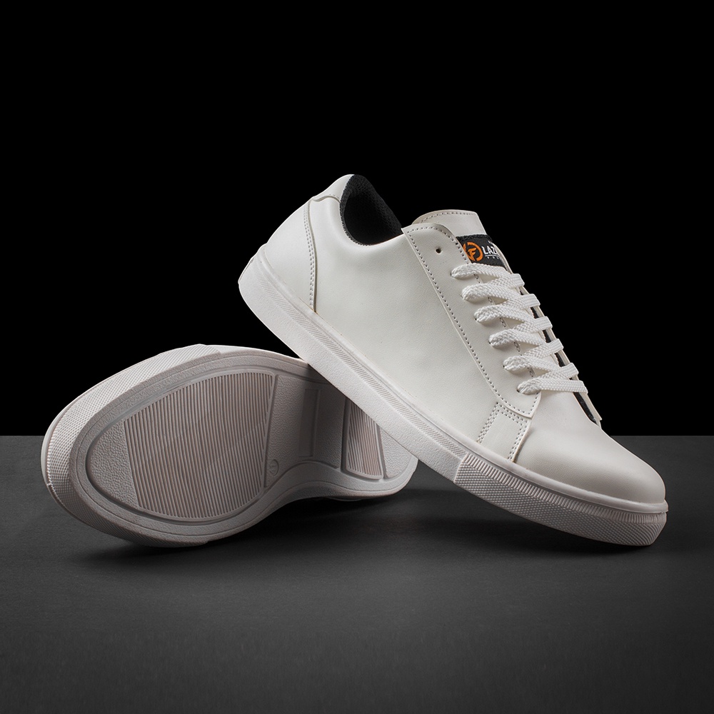 F1202 FULLWHITE |ManNeedMe x FLAZHBACK| Sepatu Sneakers Pria Casual