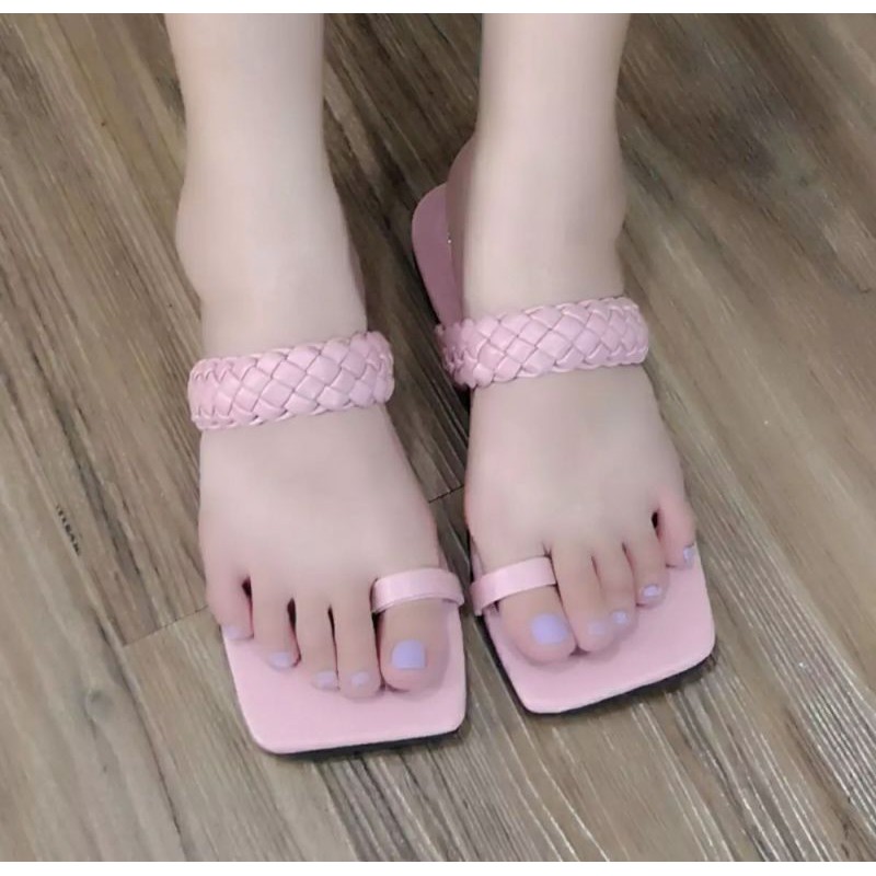 YUKI sandal Fashion trendy Kepang Jempol