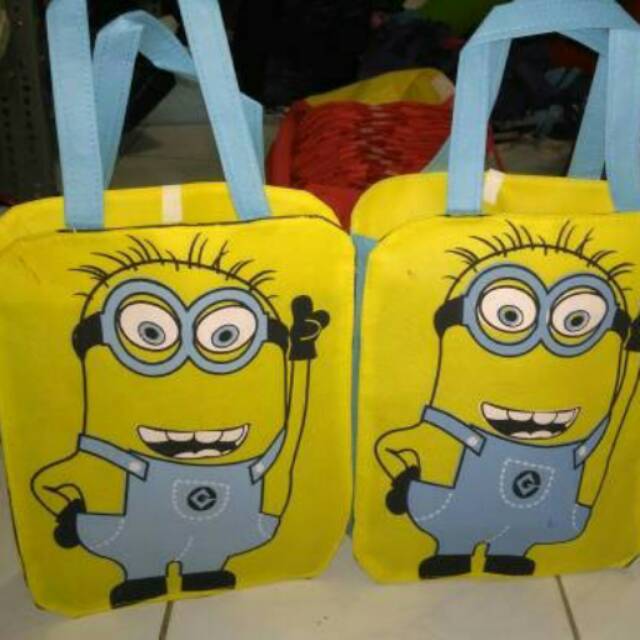 Tas souvenir ultah anak model kepala tenteng minion