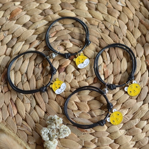 Gelang Couple Magnet Pasangan Sahabat Pria Wanita Tali Hitam Polos Aksesories Tangan Cewek Cowok Fre
