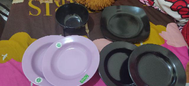 Piring Melamin Persegi Unica M5395