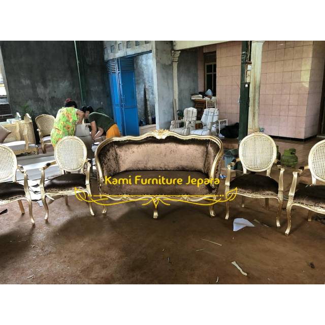 Kursi pelaminan modern