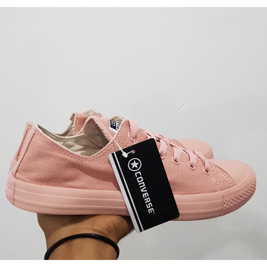 Sepatu wanita. Sepatu kanvas wanita. Sepatu slip on wanita. Sepatu sekolah wanita. Sepatu santai. Se