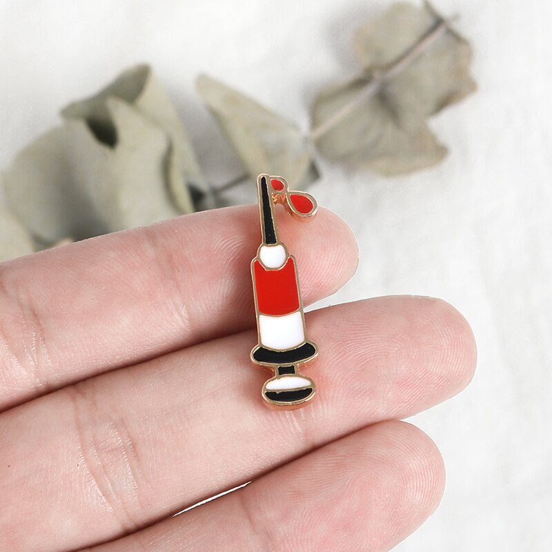 Bros Pin Enamel Bentuk Suntikan Darah Untuk Hadiah Kelulusan