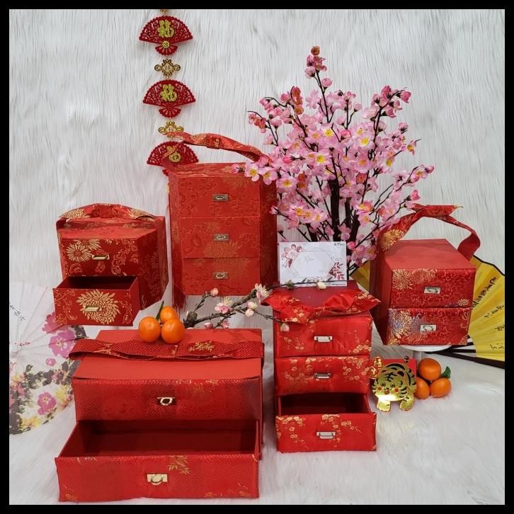 

Hiasan Box Hampers Imlek Chinese New Year Parcel 7 Promo Ramadhan