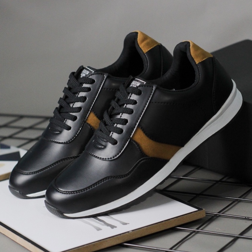 VARGA|Sepatu Casual Sneaker Pria Hitam Tali Kulit Sintetis Original Murah