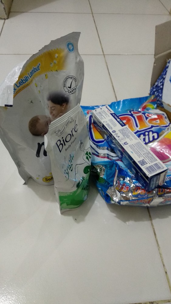 Daia Detergent Bubuk - Plus Softener  - 1800g / 1.8 Kg