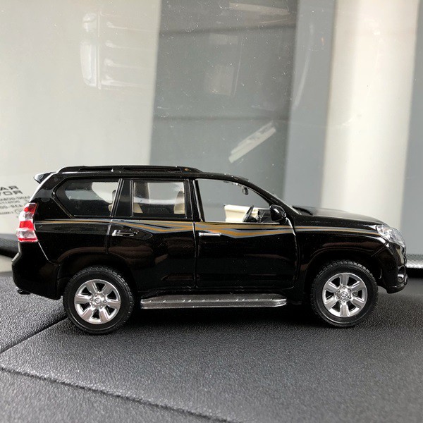 Pajangan TOYOTA LAND CRUISER PRADO GX Miniatur Parfum Parfume Pewangi Mobil