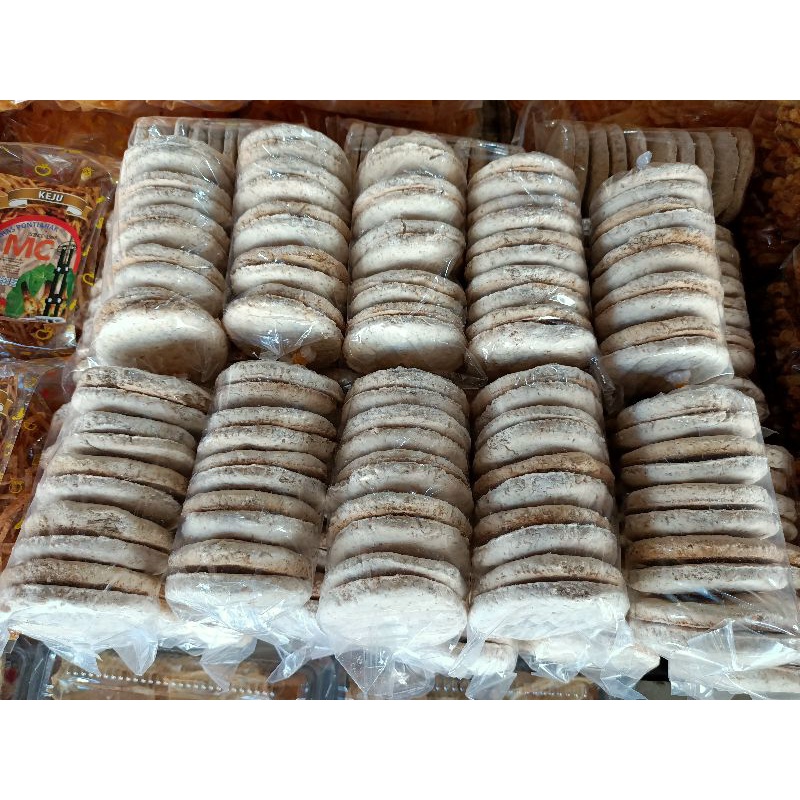 

ROTI SAGU / KUE SAGU KHAS PONTIANAK / Kue Kelapa / Kelepek / Kue Kering / Roti Kering / Roti Kelapa