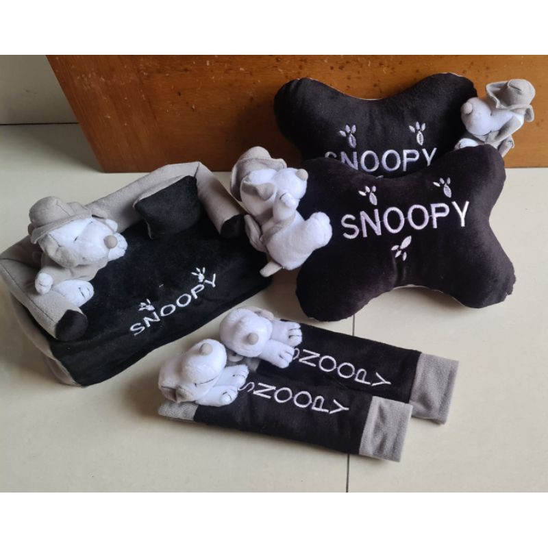 bantal mobil exclusive Snoppy hitam abu boneka 3in1