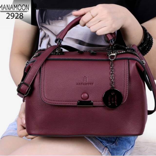 Tas MANAMOON Doctor Clove Bags Clemence Leather Hardware Black (2928) Tas Grosir Batam
